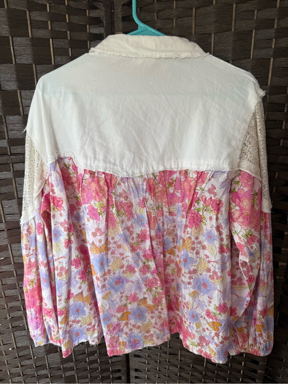 *NEW*Sz L*POL* Pearls Please Floral & Lace Shacket - Picture 3 of 5